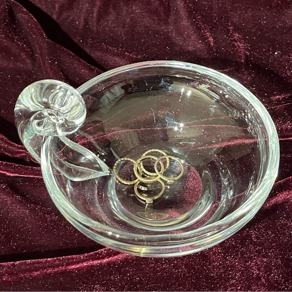 Vintage Crystal 6.6 Inch Heavy Bowl with Snail Handle Candy Olives Nuts - Picture 2 of 9